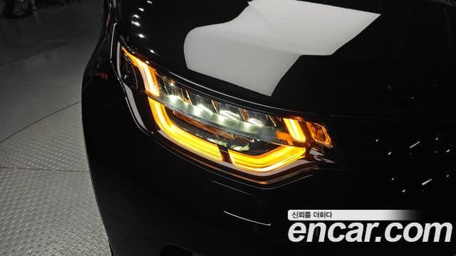 Land Rover Discovery 5 2019 — Şəkil 17/40