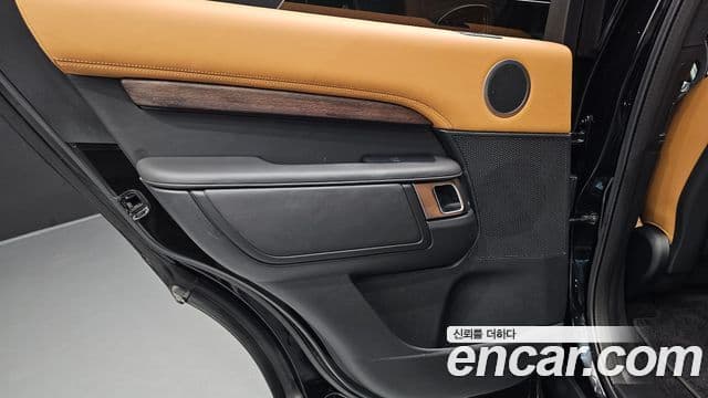 Land Rover Discovery 5 2019 — Şəkil 2/40