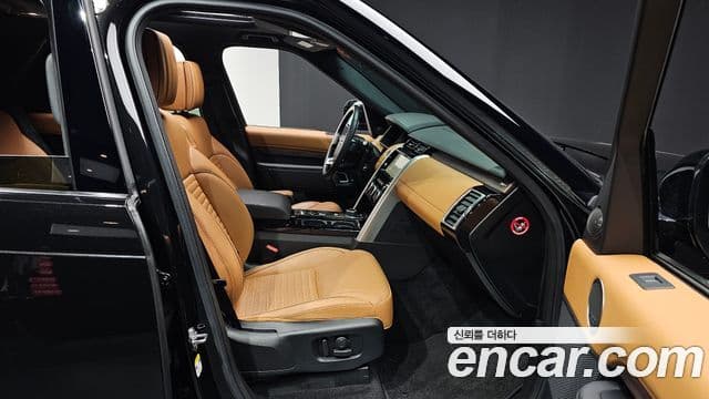 Land Rover Discovery 5 2019 — Şəkil 9/40