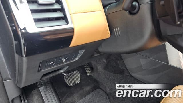 Land Rover Discovery 5 2019 — Şəkil 20/40