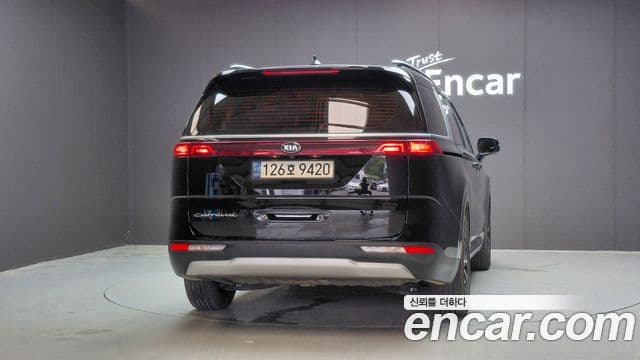 Kia Carnival 2021 — Photo 22/34