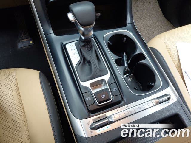 Kia Carnival 2021 — Photo 13/34