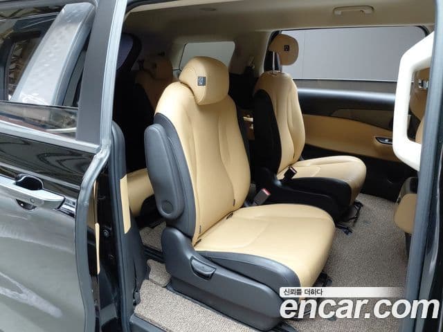 Kia Carnival 2021 — Photo 11/34