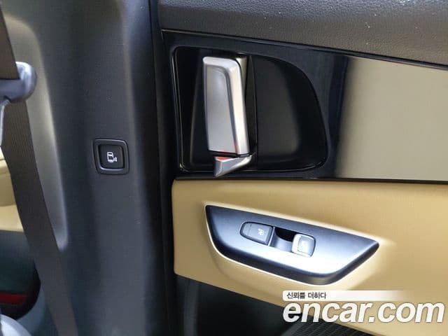 Kia Carnival 2021 — Photo 32/34