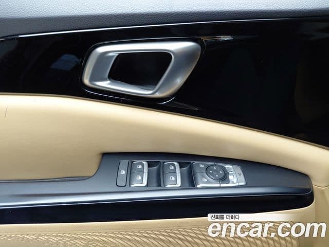 Kia Carnival 2021 — Photo 2/34