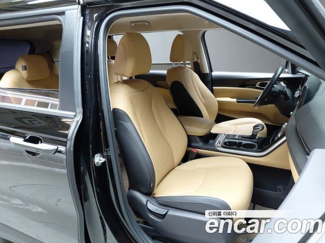 Kia Carnival 2021 — Photo 18/34