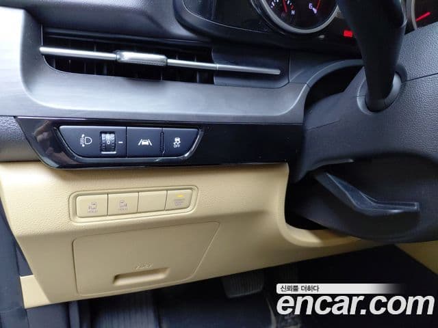 Kia Carnival 2021 — Photo 24/34