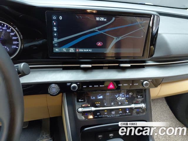 Kia Carnival 2021 — Photo 16/34