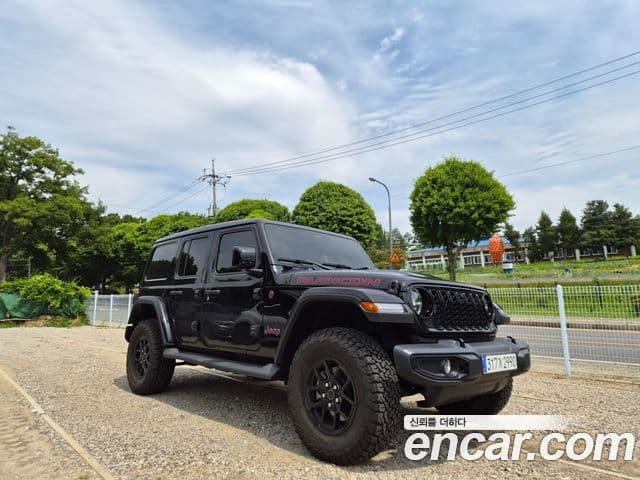 Jeep Wrangler 2025 — Фото 2/8