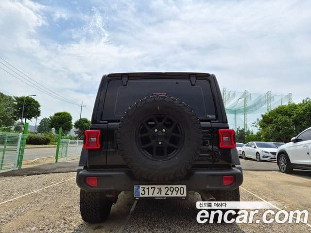 Jeep Wrangler 2025 — Фото 3/8