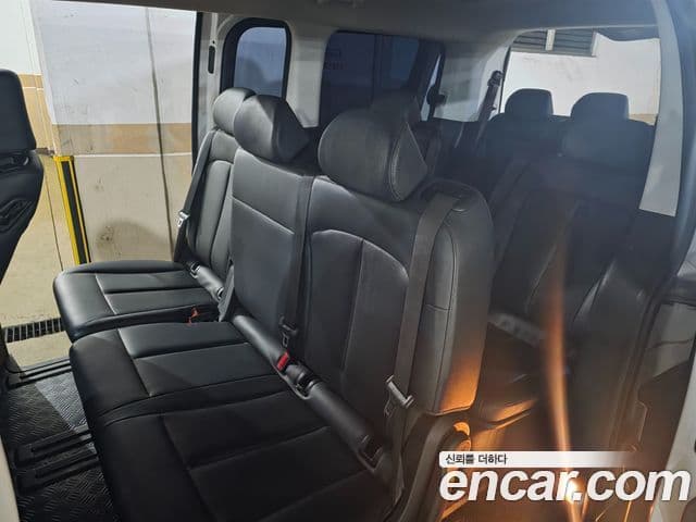 Hyundai Staria 2023 — Фото 4/19