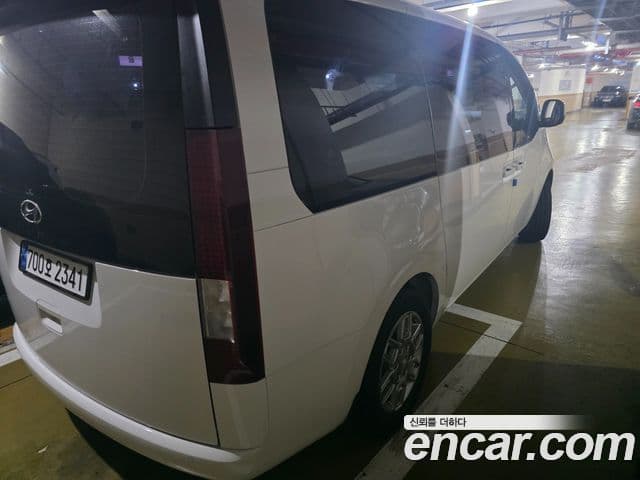 Hyundai Staria 2023 — Фото 14/19
