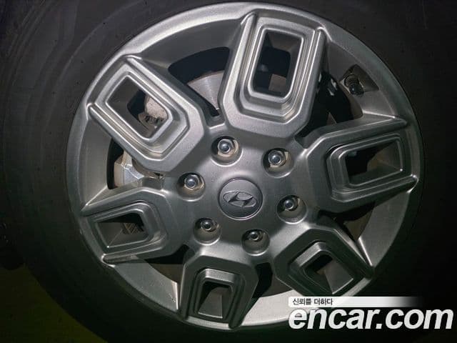 Hyundai Staria 2023 — Фото 17/19