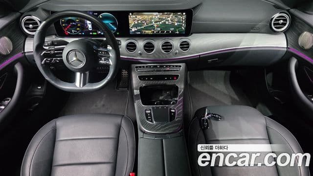 Mercedes-Benz E-Class 2022 — ფოტო 25/32