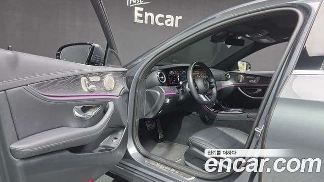 Mercedes-Benz E-Class 2022 — Фото 10/20