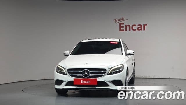 Mercedes-Benz C-Class 2018 — Фото 3/20