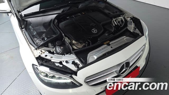 Mercedes-Benz C-Class 2018 — Фото 6/20