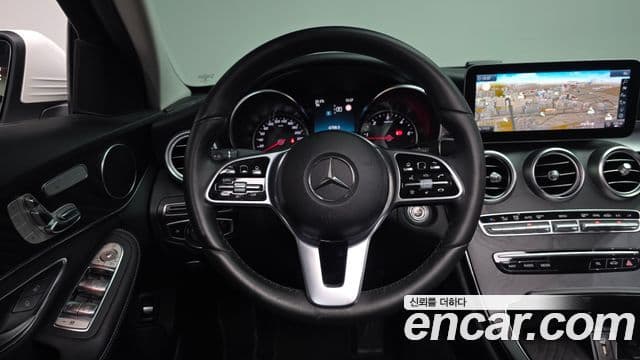 Mercedes-Benz C-Class 2018 — Фото 12/20