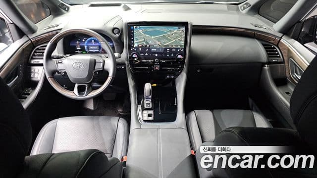 Toyota Alphard 2025 — Фото 10/20