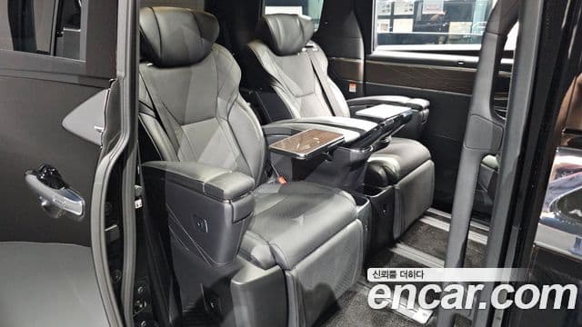 Toyota Alphard 2025 — Фото 11/20