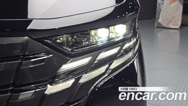 Toyota Alphard 2025 — ფოტო 25/38