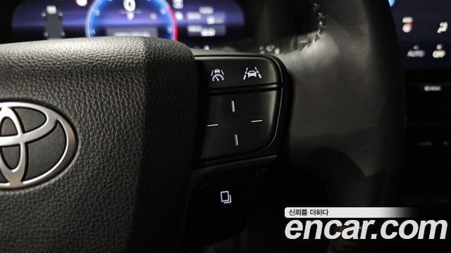 Toyota Alphard 2025 — ფოტო 29/38