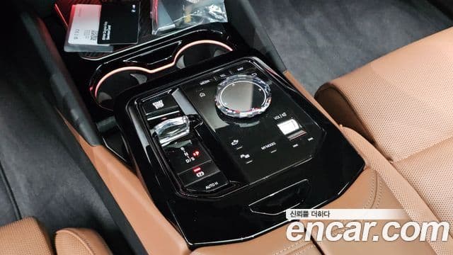 BMW 5 Series 2025 — Фото 9/20
