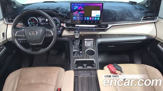 Toyota Sienna 2023 — Photo 4/35