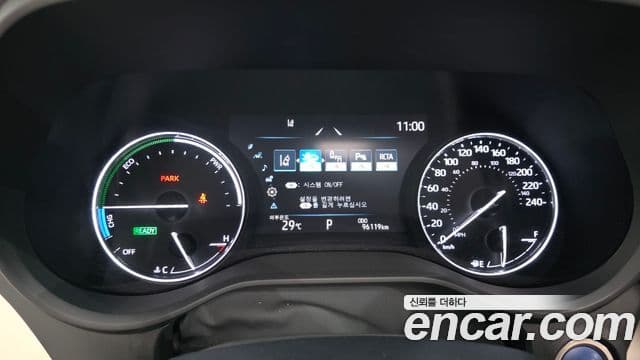 Toyota Sienna 2023 — Photo 18/35