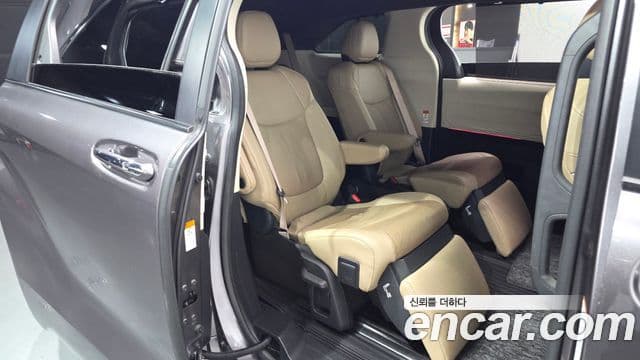 Toyota Sienna 2023 — Photo 34/35