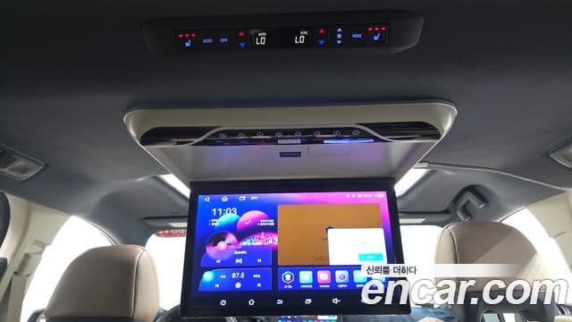 Toyota Sienna 2023 — Photo 8/35
