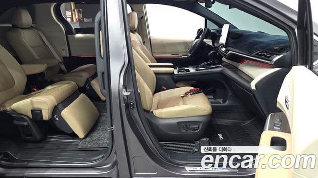 Toyota Sienna 2023 — Photo 21/35