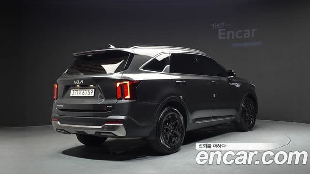 Kia Sorento 2024 — Фото 2/20