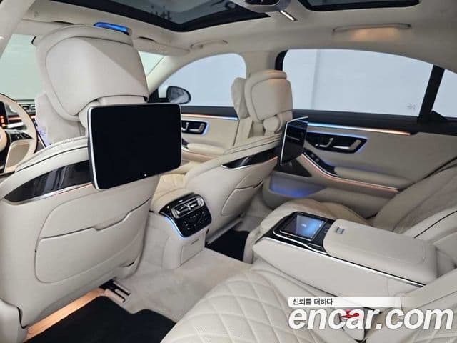 Mercedes-Benz S-Class 2022 — Photo 13/20