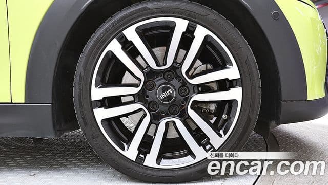 Mini Cooper S 2024 — ფოტო 6/20