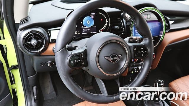 Mini Cooper S 2024 — ფოტო 1/20