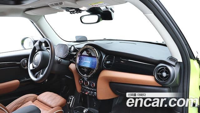Mini Cooper S 2024 — ფოტო 8/20