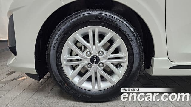 Kia Morning Urban 2023 — Şəkil 16/31