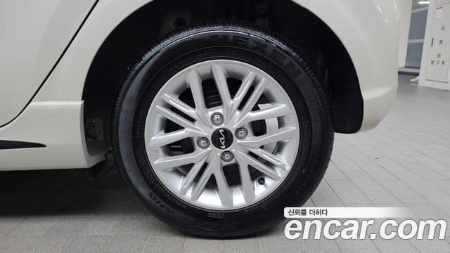 Kia Morning Urban 2023 — Şəkil 6/31