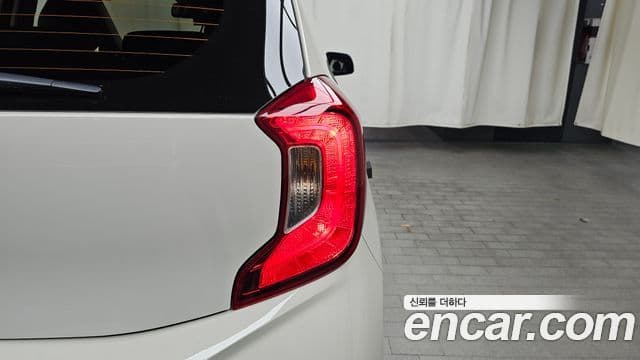 Kia Morning Urban 2023 — Şəkil 12/31