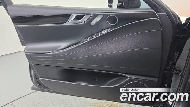 Genesis G80 2021 — ფოტო 30/34