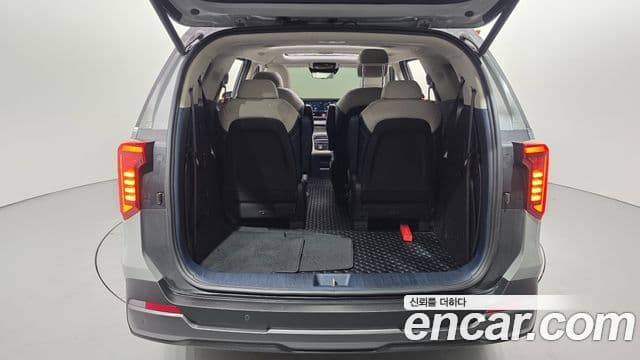 Kia Carnival 2024 — Şəkil 25/36