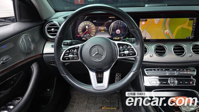 Mercedes-Benz E-Class 2018 — Фото 13/20
