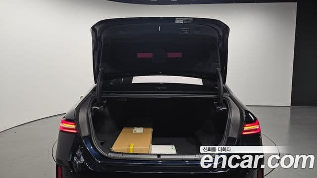 BMW 5 Series 2026 — Photo 33/34