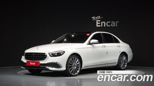 Mercedes-Benz E-Class 2023 — Фото 1/20