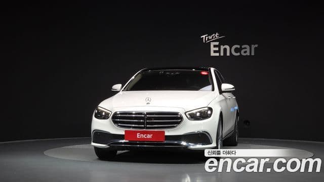 Mercedes-Benz E-Class 2023 — Фото 3/20