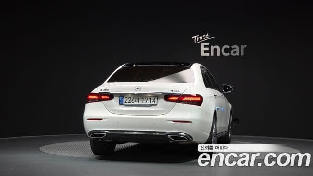 Mercedes-Benz E-Class 2023 — Фото 4/20
