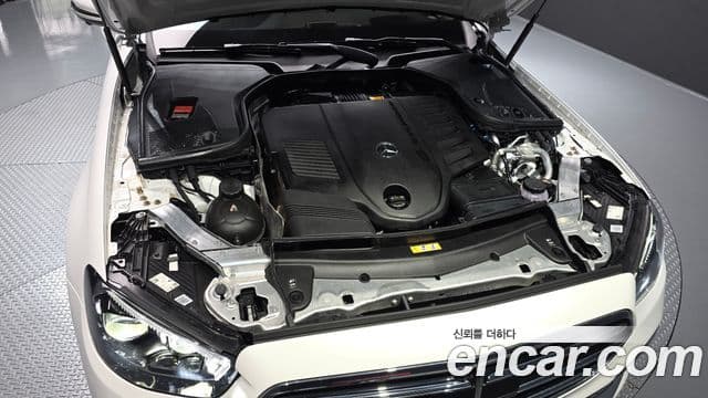 Mercedes-Benz E-Class 2023 — Фото 6/20