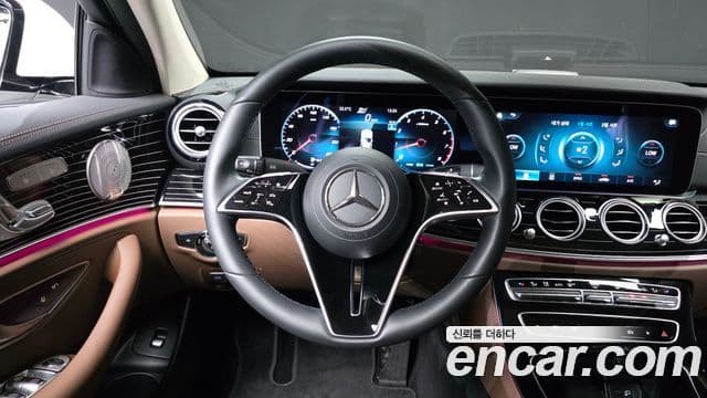 Mercedes-Benz E-Class 2023 — Фото 13/20