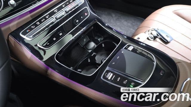 Mercedes-Benz E-Class 2023 — Фото 16/20